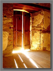 the_light_door[1]